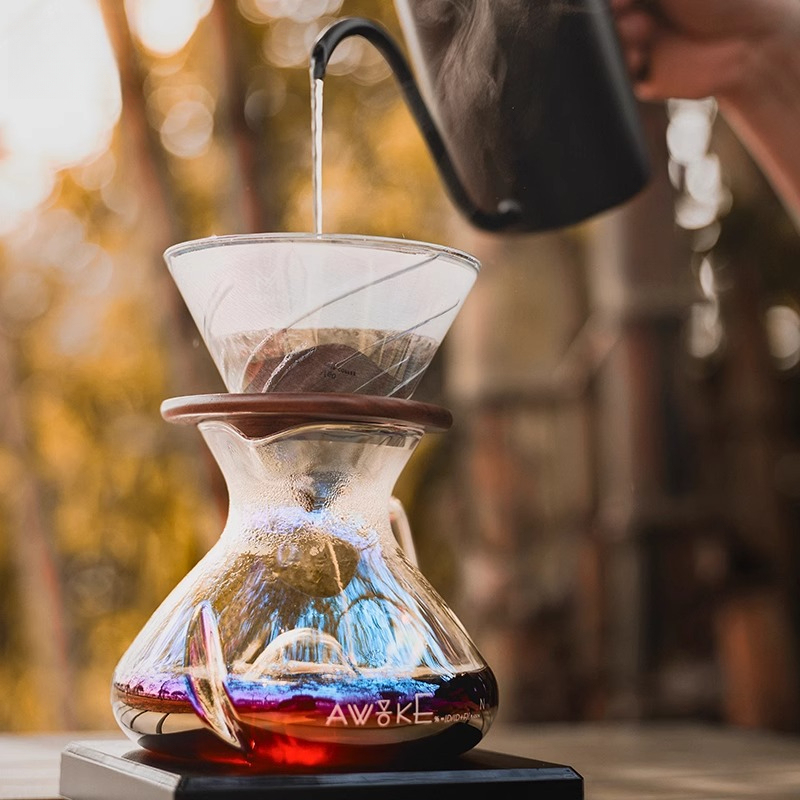 صانع قهوة بالتقطير اليدوي مع و - مراجعة Coffee Equipment V60 وسعره